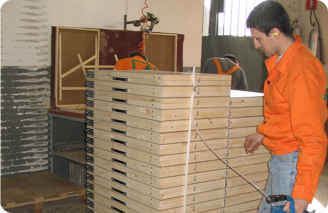 stolik do tapetowania